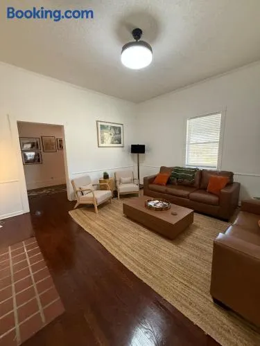 Charming 2-Bedroom 1 Bath Near Everything - Image 1