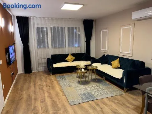 Besim Apartament - Image 1
