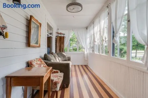 Charming 3 Bedroom Home w/Sun Porch & Sauna - Image 1