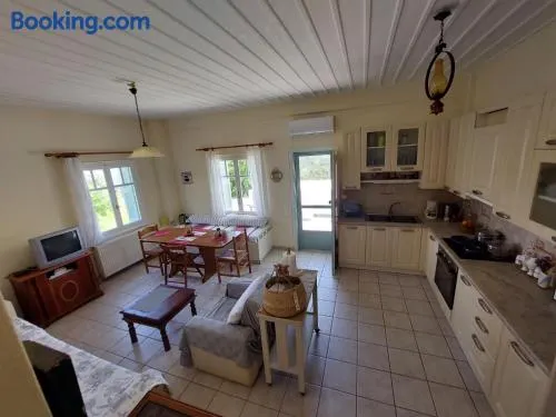 Palaiokrassa sunny appartment - Image 1