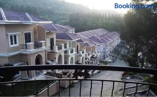 Villa Berastagi Resort V25 depan Kolam Renang - Image 1