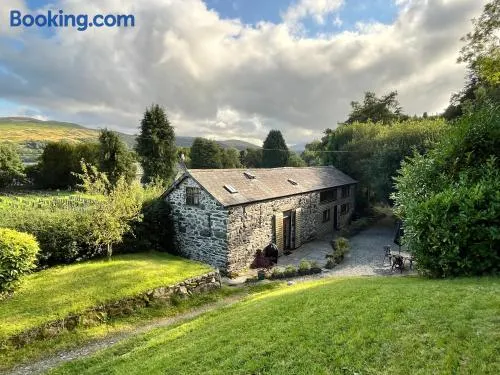 Abercelyn Cottages - Tithe Barn 1 - Image 1