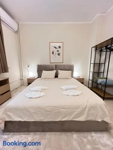 Cozy 1BDR with Jacuzzi and WiFi near Vitosha BLVD - Image 1