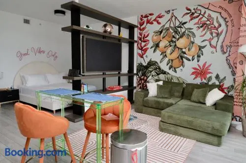 Downtown Luxe Studio - Image 1