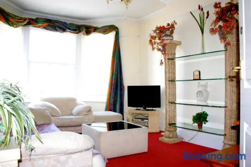 Hartland 2-Bedroom Apartments with Bfast and Parking - Image 1