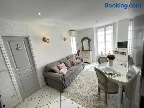 Nice Renting - 9 MASSENA - Spacious apartment Massena Square - AC - fully equipped - Image 1
