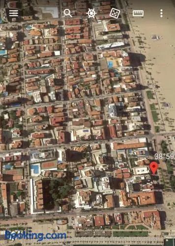 Apartamento reformado en 1ª linea de playa con terraza - Image 1