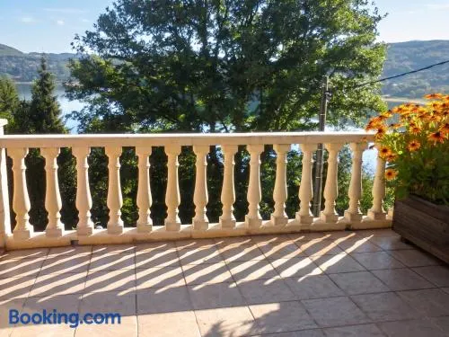 Maison chaleureuse à Nages avec vue sur lac et montagne - Image 1