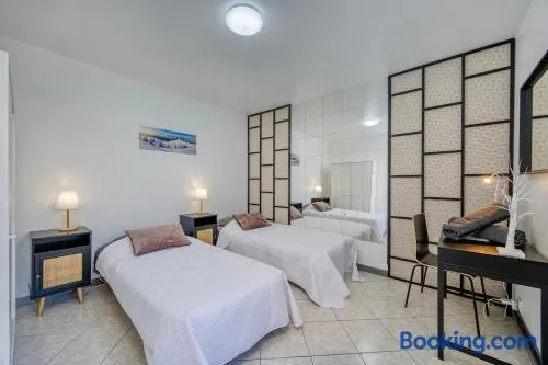 COLIVING - Montana Bedroom - Convenient & Near CERN - Image 1