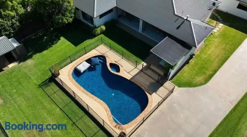 Exclusive Riverfront Retreat - Private Boat Ramp - Image 1