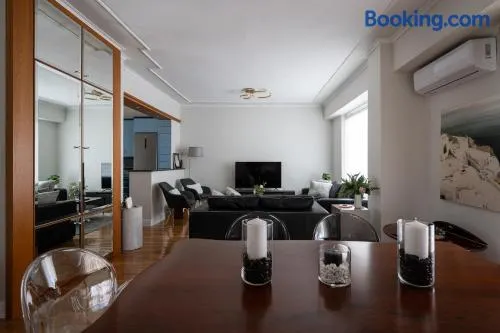 Oly modern apartment - Image 1