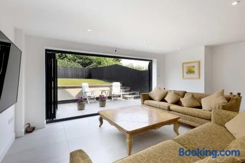 Luxurious holiday home-London-Heathrow-Wembley-Oxford - Image 1