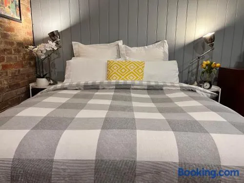 The Coachhouse - studio apartment - Image 1