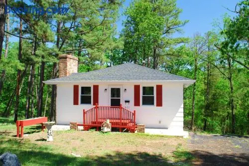 Fire Pit Cabin Retreat - Sleeps 6 - 1hr from STL - Image 1
