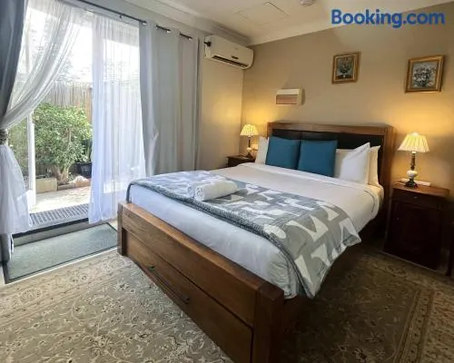 45 Private Guest Suite for 2ACParking - Image 1