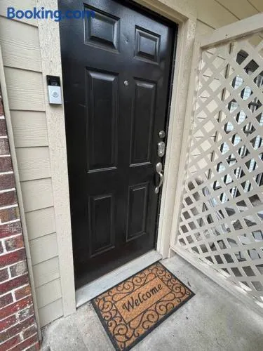 Home Away From Home-Cozy 2 BDRM Condo/Med Cntr/NRG - Image 1