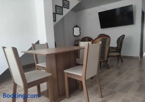 Apartamento cerca a la playa y al aeropuerto - Image 1