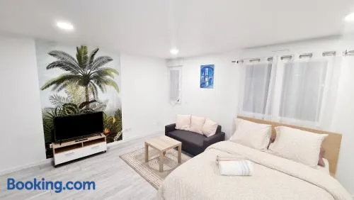 Appartement lumineux avec parking - Image 1
