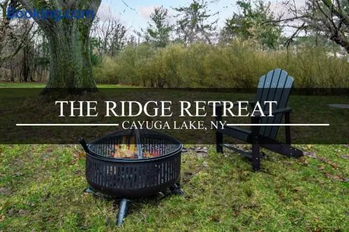 3BR/2BA Lakehouse 10 min to town - Image 1