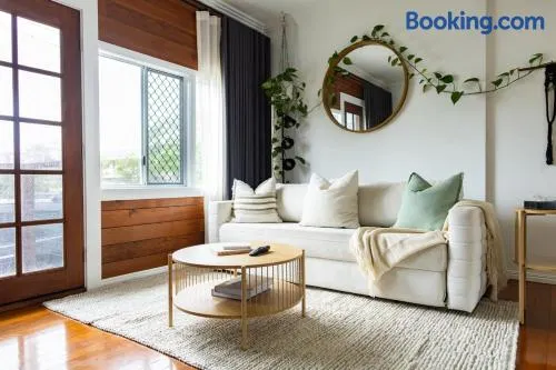 Mooloolaba Beach Home - Image 1