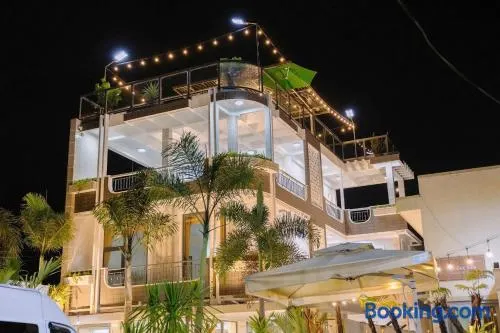 The rooftop villa 3 - Image 1