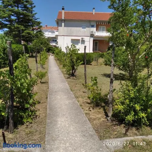 Apartamento con terraza y jardín | Vistas al mar - Image 1