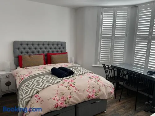 Southend Luxe Retreat - Image 1