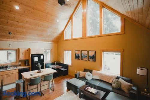 Cozy Hikers Getaway, 5 Mi to Mt Rainier Natl Park - Image 1