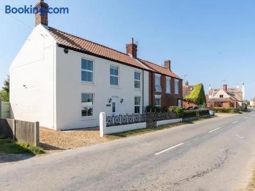 4 Bed in Norwich oc-91480 - Image 1