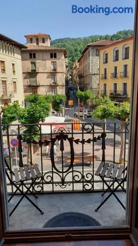EL MUSSOL DE LA VILA Camprodon, balconets amb vistes a la plaça - Image 1