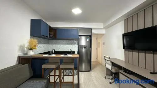 Studio Batel com ótima localização - Image 1