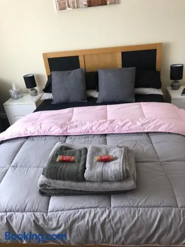 Cosy room near beaches, Charlestown and on main bus route to Fowey - Image 1