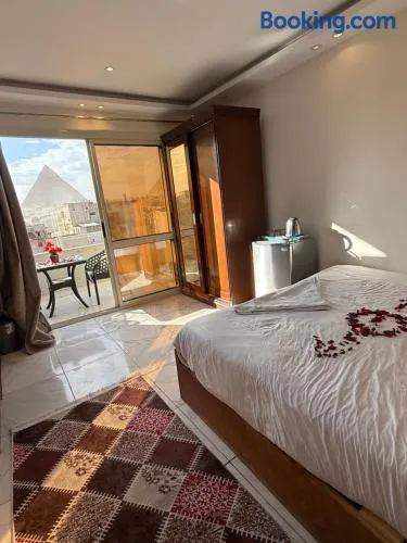 Middle east pyramids veiw &jacuzzi - Image 1
