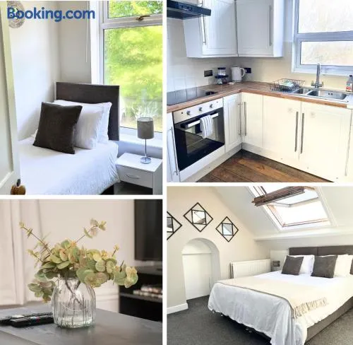 4 Bed House - Sleeps 7 - Free Parking - Image 1