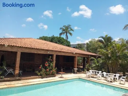 Casa Excepcional em Jaconé com Ar e Piscina - Image 1