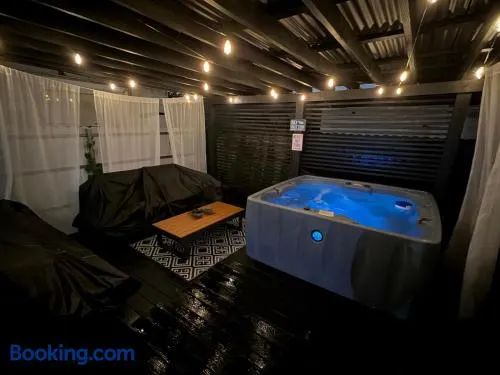 Welcome to Miami! JACUZZI SLEEPS 11 - Image 1
