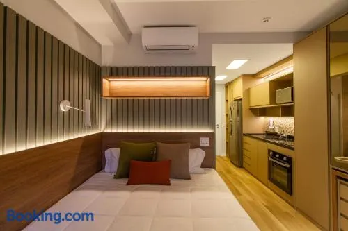 Staycy Pinheiros - Image 1