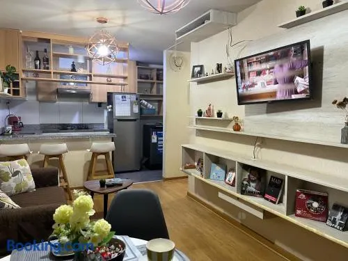 Departamento céntrico y moderno, exelente ubic. - Image 1