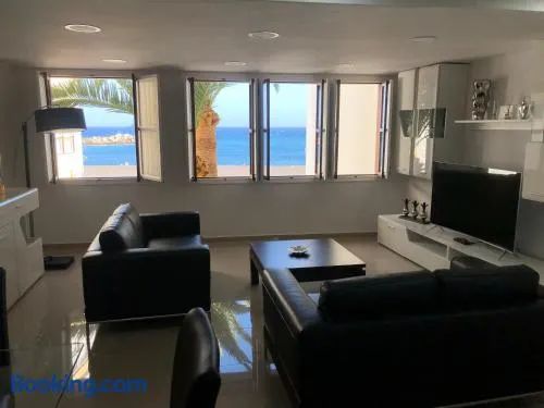 V&C Luxury Sea House - Image 1