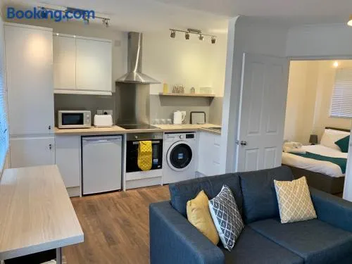 Lower Highview - Self Catering Apartment, fpventures Stroud - Image 1