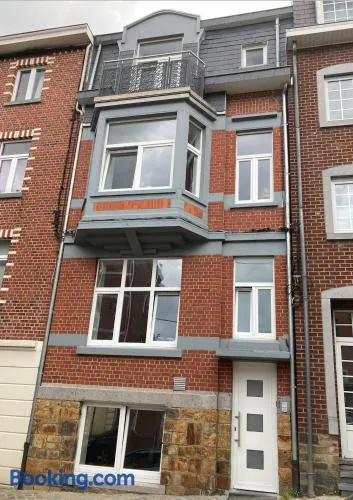 Les Duplex de la Place des Ecoles - Image 1