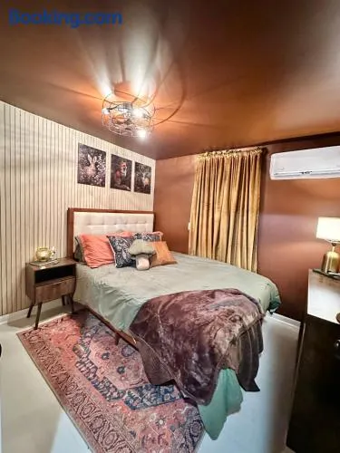 Fox Den Cottage - Image 1
