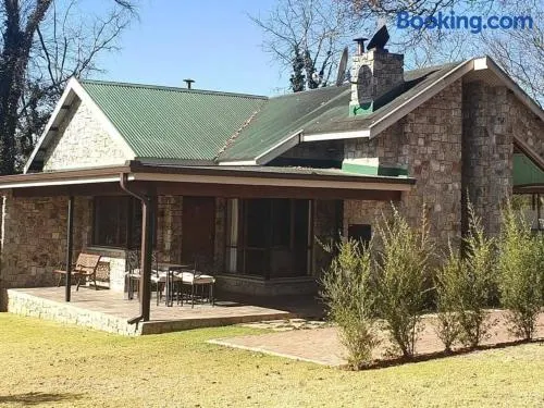 Big Oak Cottages - Image 1