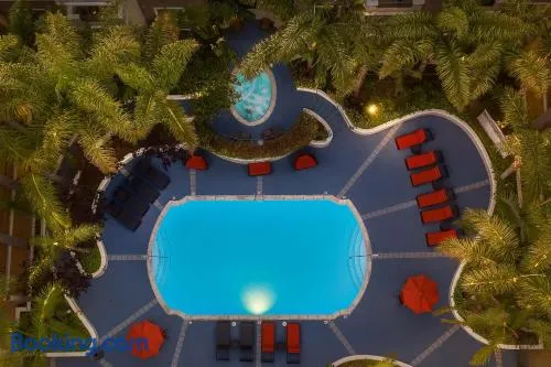 Chic Marina 1-Bedroom & 2-Bedroom - Pool - Hot Tub - Gym - Sauna - Image 1