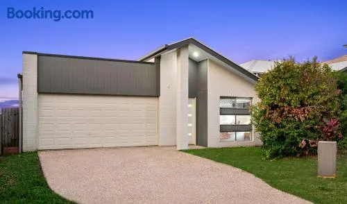 Spring Mountain Family Stay - Image 1