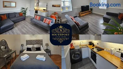Lakeview Apartment, central location, Sea and Lake view, free parking & WiFi - Image 1