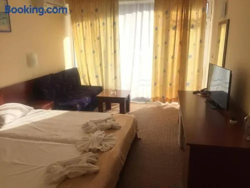 Family Hotel Eliri - Image 1