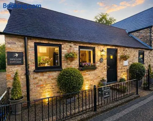 Swallow cottage - Image 1