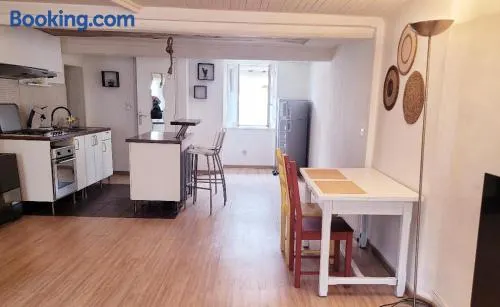 MIA CASA Charmant T2 cosy au cœur de Vienne-2 à 4 voyageurs - Image 1