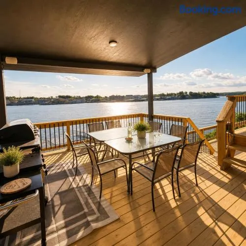 Views, Views, Views! Welcome to Cliffside Escape - Image 1